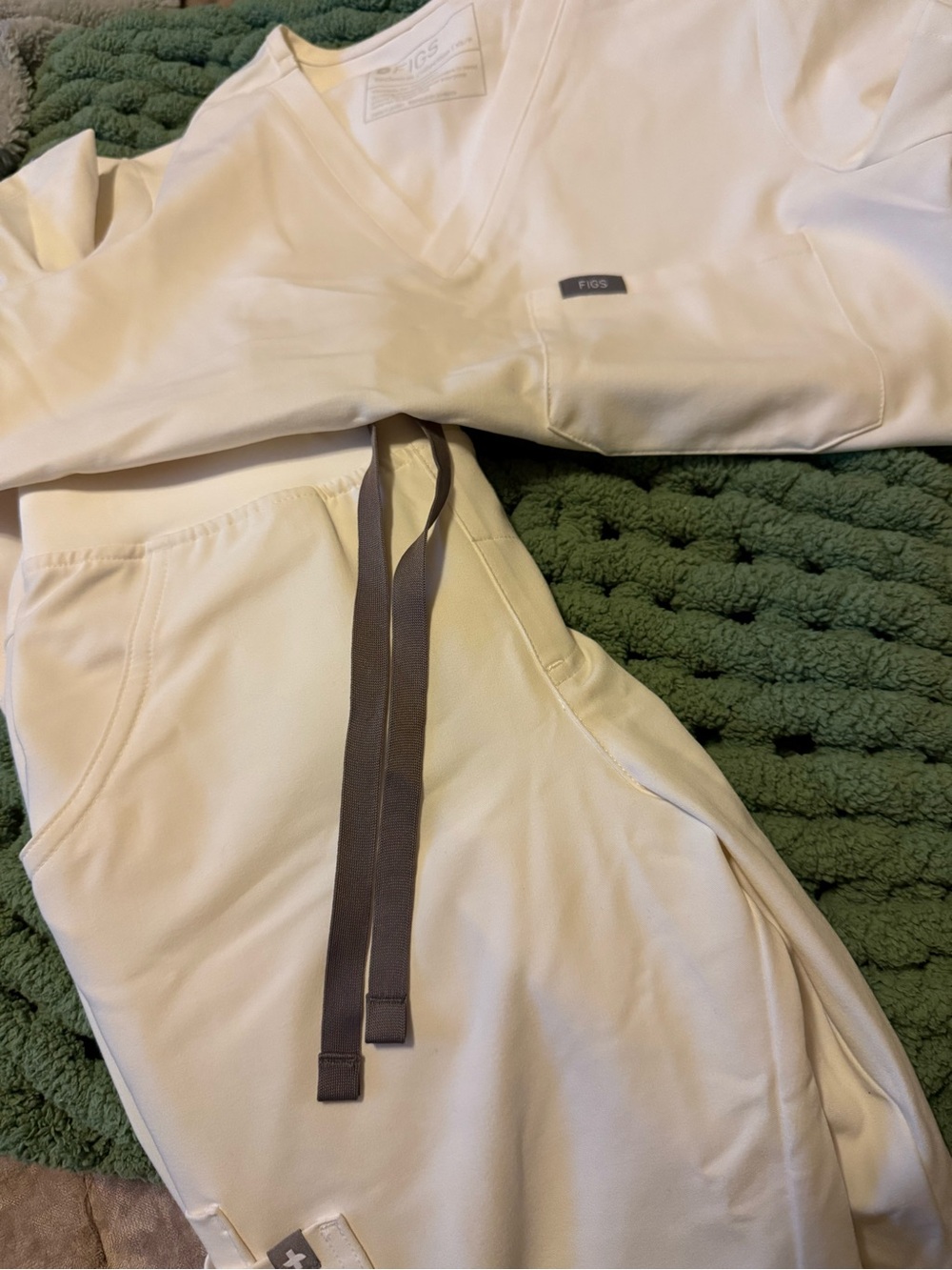 Figs White Scrub Set with Gray Drawstrings - Picture 2 of 4